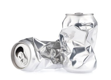 sağlıksız alüminyum kutusunu beyaz arkaplanda izole et