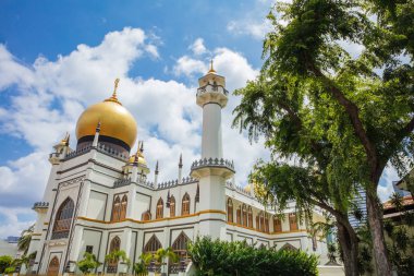 Masjid Sultan Mosque in Kampong Glam is a national monument.