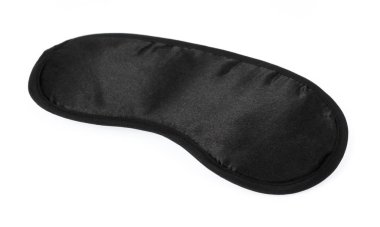 Siyah uyku maskesi beyaz arkaplanda izole edilmiş.. 