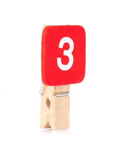 Klip dřevěný kolík s čísly 3 izolované na bílém pozadí — Stock fotografie