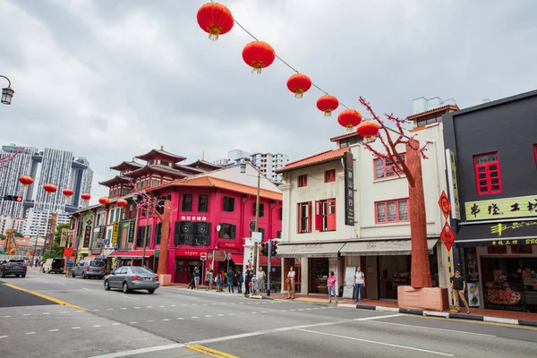 SINGAPORE - HELMIKUU 18, 2017: Chinatown rakennuksilla, restaur — kuvapankkivalokuva