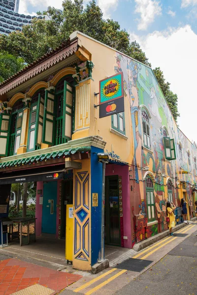 Сінгапур - 19 лютого 2017: Wall mural Street with old budi — стокове фото
