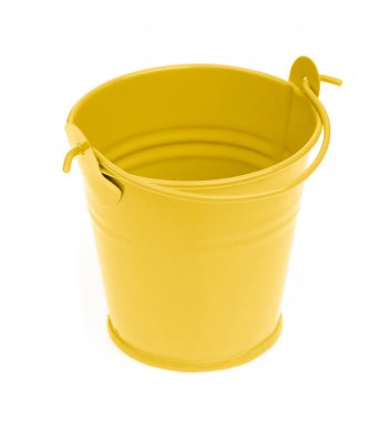 Metal çinko kovası beyaz arkaplanda izole