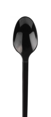 Siyah plastik kaşık beyaz arkaplanda izole.