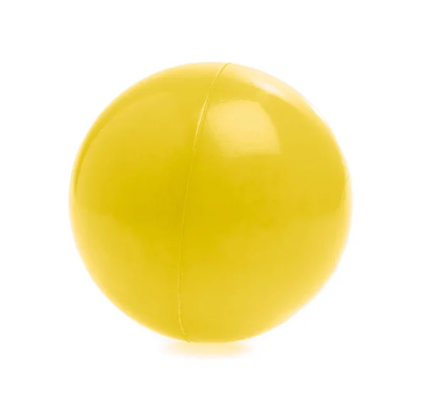 Πλαστικό παιχνίδι μπάλα απομονώνονται σε λευκό φόντο — Φωτογραφία Αρχείου