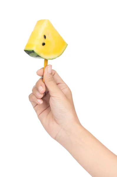 Mão segurando melancia em uma fruta gostosa pau isolado no branco — Fotografia de Stock