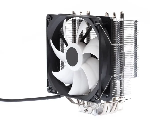 Вентилятор охолодження та алюміній Heatsink ізольовані на білому тлі — стокове фото