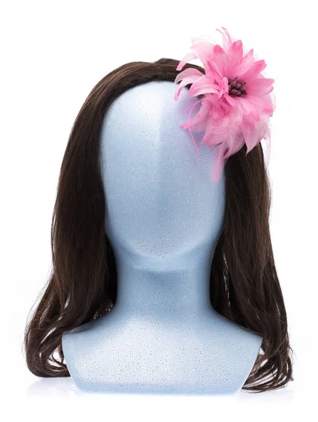 Beautiful a flower on mannequin head isolated on white backgroun — ストック写真