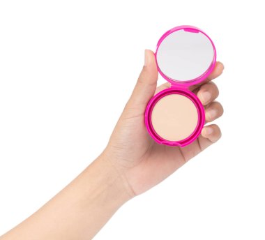 Beyaz arkaplanda el ele tutuşan pembe toz. 