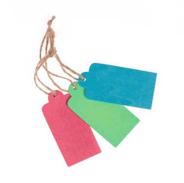 Beyaz arkaplanda boş bir isim etiketi var