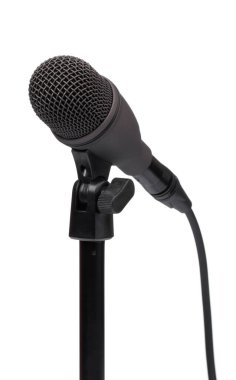 Mikrofon ve beyaz arkaplanda izole bir şekilde dur