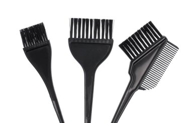 Tarak tarağı beyaz arkaplanda ölen saçlar için izole edilmiş