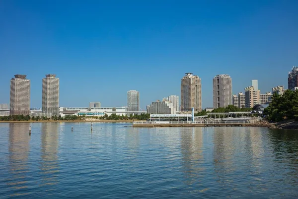 JAPÃO - 20 de outubro de 2016: Cenário do Tokyo Waterfront como visto — Fotografia de Stock