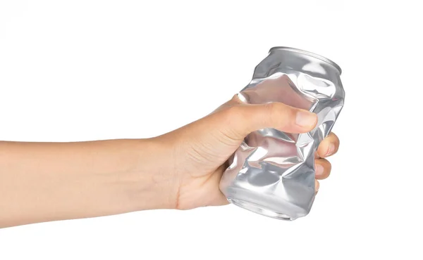 Kézzel gyűrött üres üres sörösdoboz szemetet, lehet újrahasznosítani izol — Stock Fotó