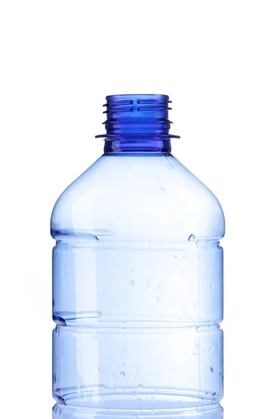 白い背景の上の水のボトルを分離します。 — ストック写真