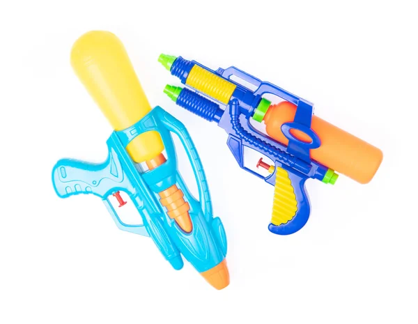 Pistola giocattolo dell'acqua isolato su uno sfondo bianco — Foto Stock