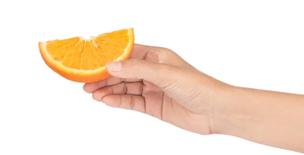 Ręka gospodarstwa plasterek pomarańczy izolowane na białym tle — Zdjęcie stockowe