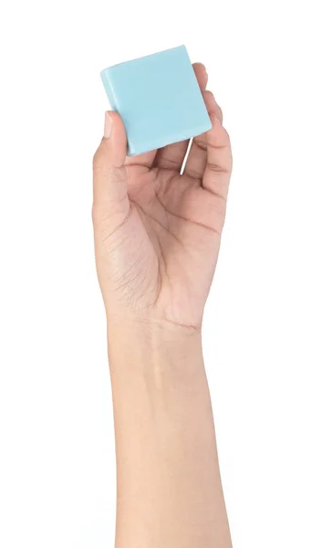 Mano sosteniendo un azul de jabón aislado sobre fondo blanco — Foto de Stock