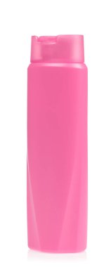 Beyaz arka planda izole edilmiş pembe plastik şampuan şişesi.