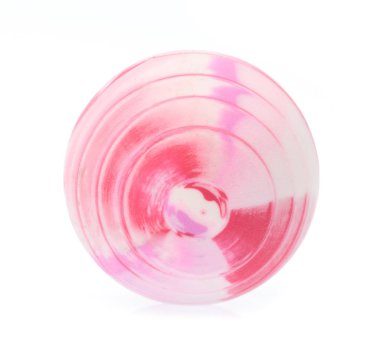 Beyaz arkaplanda izole edilmiş renkli top.