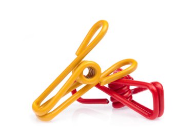 Beyaz arkaplanda izole edilmiş tel yay hortumu klipleri