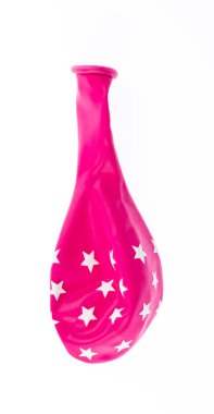 Beyaz arkaplanda sönmüş balon izole edildi