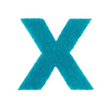 Alfabe X keçe üzerinde izole beyaz artalan yapılır. 