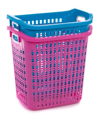 Boş plastik çamaşır sepetini beyaz arkaplanda ayır 