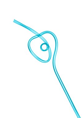 Beyaz arkaplanda izole edilmiş renkli biçimli saman