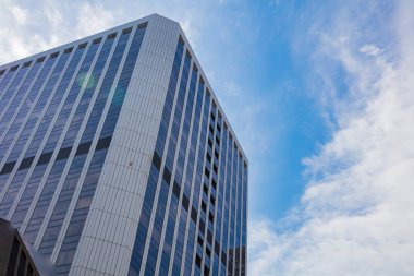 Modern ofis binası detayları, cam yüzey