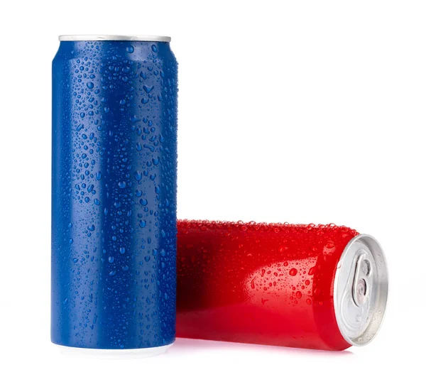 Aluminum cans with fresh water drops isolated from white backgro — ストック写真