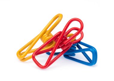 Beyaz arkaplanda izole edilmiş tel yay hortumu klipleri