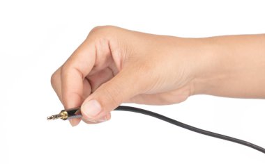 El ele tutuşan Mono Plug Ses Bağlantısı beyaz sırt deliğinde izole edildi