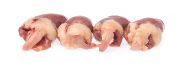 Beyaz arka planda izole edilmiş tavuk kalbi