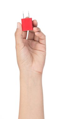 El ele tutuşan Usb güç prizi adaptörü beyaz torbaya izole edildi