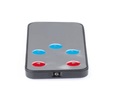 Hdmi uzaktan kumanda beyaz arkaplanda izole edildi