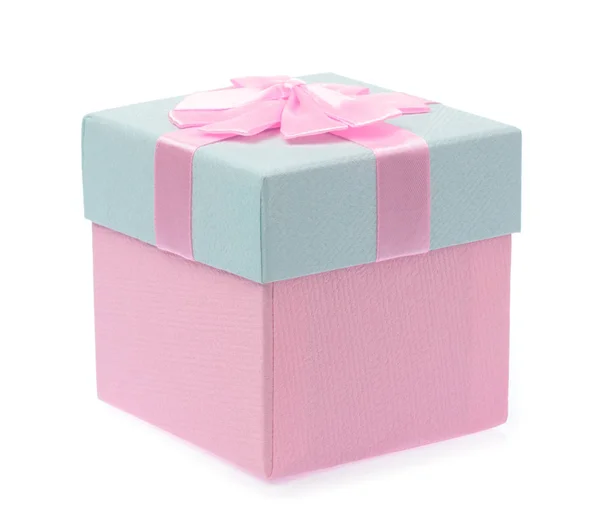 Concepto de caja de regalo rosa Navidad y Año Nuevo aislado en blanco — Foto de Stock