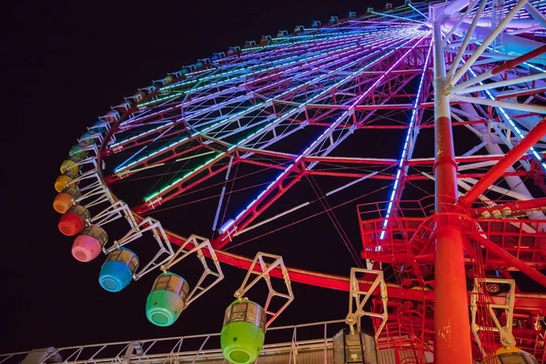 Belle roue de Ferris la nuit — Photo