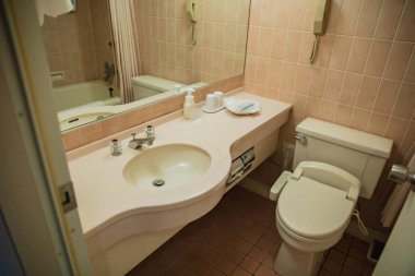  Dairenin içinde modern bir banyo var..