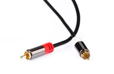 Beyaz arkaplanda Rca Ses Eklentisi kablosu 3.5 mm izole