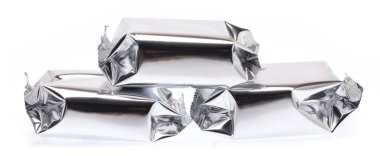 Beyaz arka plan üzerinde izole folyo paket çanta