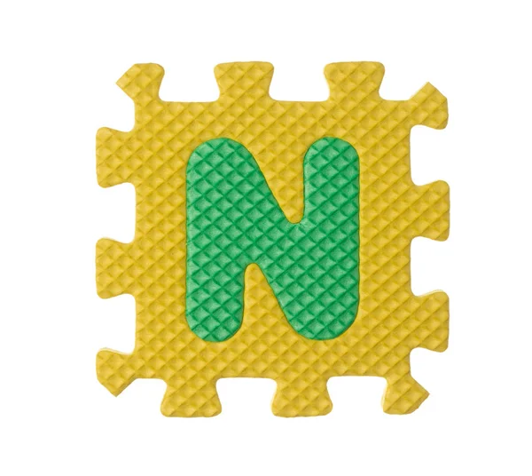 Alfabetet N tillverkat av Eva skum isolerad på vit bakgrund — Stockfoto