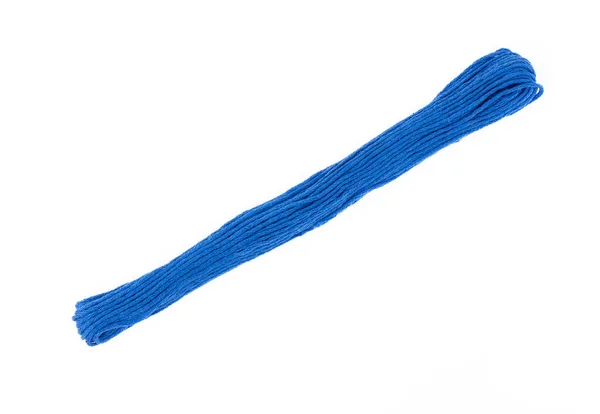 Fechar fio azul isolado no fundo branco — Fotografia de Stock