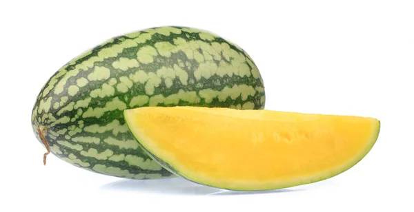 Verse gele watermeloen plak geïsoleerd op witte achtergrond — Stockfoto