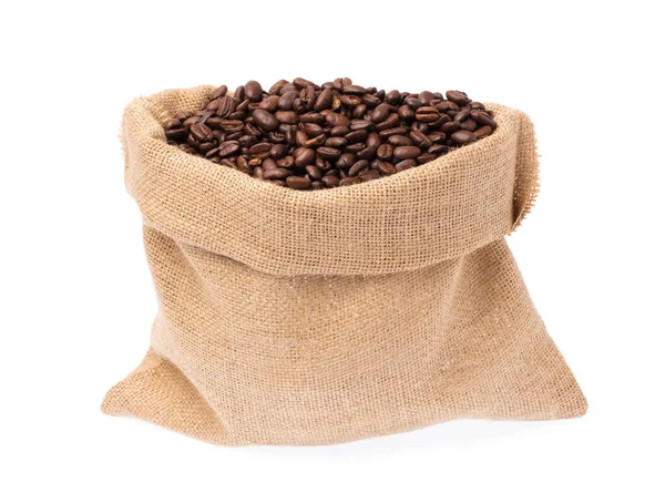 Sack geröstete Kaffeebohnen isoliert auf weißem Hintergrund — Stockfoto