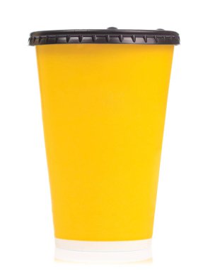 Kağıt kahve fincanı beyaz arka planda izole