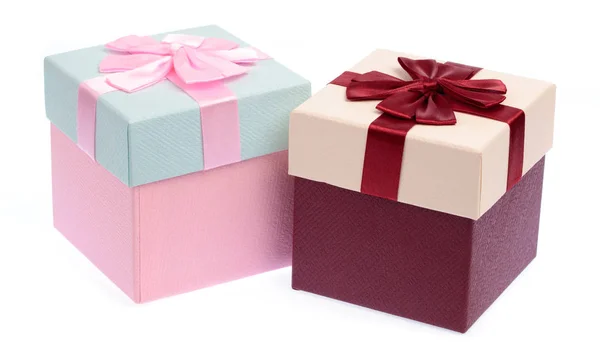 Caja de regalos con cinta aislada sobre fondo blanco — Foto de Stock