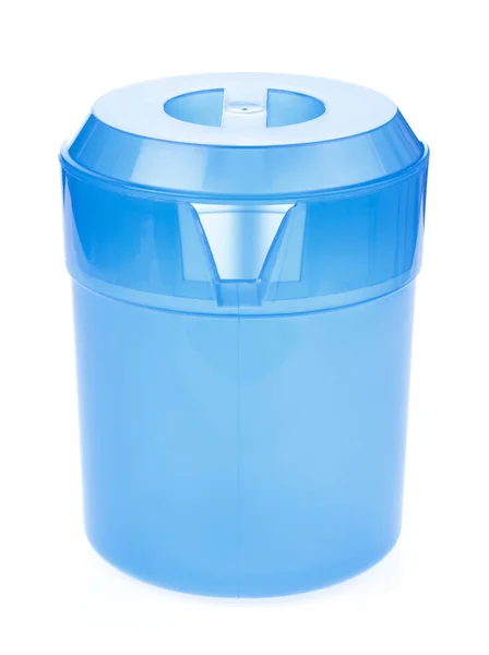Niebieski plastikowy dzban izolowany na białym tle — Zdjęcie stockowe