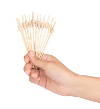 Beyaz arka planda izole edilmiş meyveler için ahşap çubuk