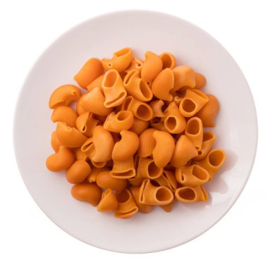 Beyaz arkaplanda izole edilmiş makarna yemeği